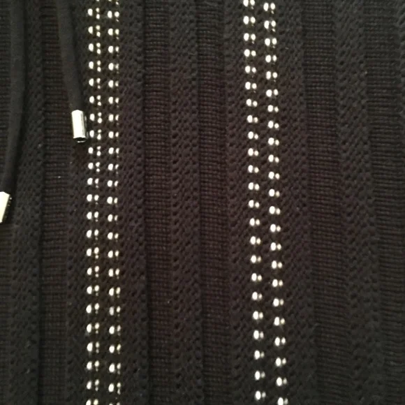 Host Pick:Calvin Klein Black & White Pullover Sweater – Size Medium - Picture 3 of 7